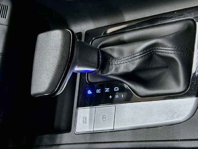Used 2021 Hyundai Elantra SEL FWD image 18