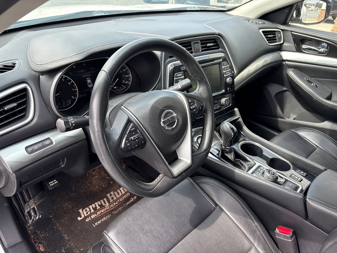 Used 2019 Nissan Maxima 3.5 SV w/ Floor Mat Group FWD image 4