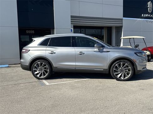 Certified 2022 Lincoln Nautilus Reserve w/ Equipment Group 201A image 5