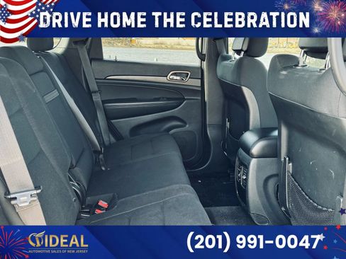 Used 2017 Jeep Grand Cherokee Laredo w/ Quick Order Package 23E AWD/4WD image 22