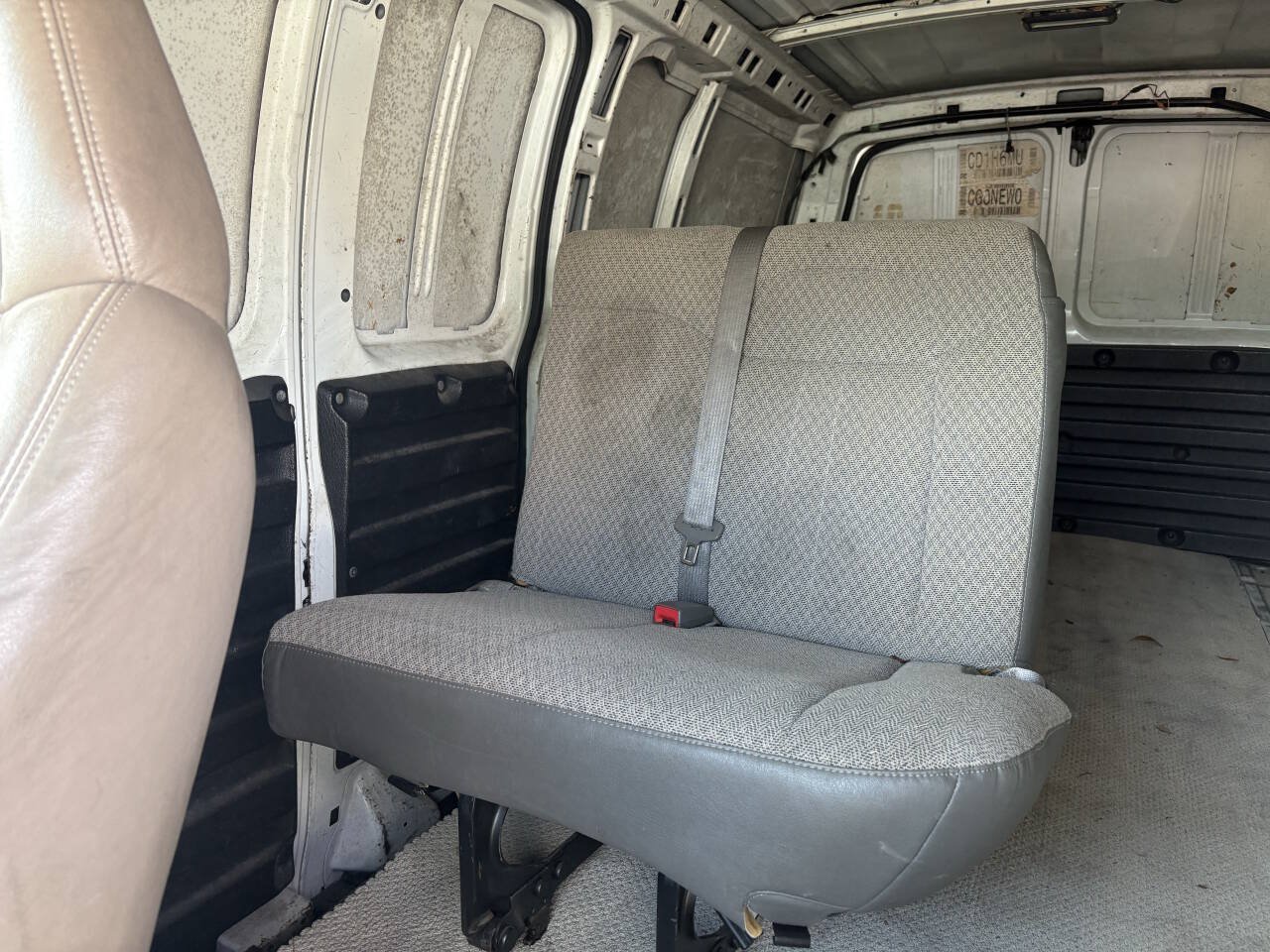 Used 2000 GMC Savana 2500 RWD image 10