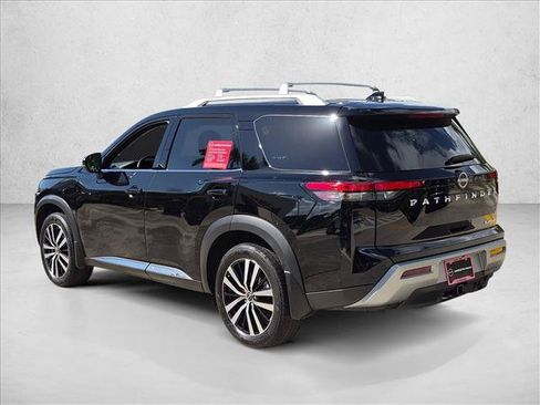Certified 2025 Nissan Pathfinder Platinum FWD image 8
