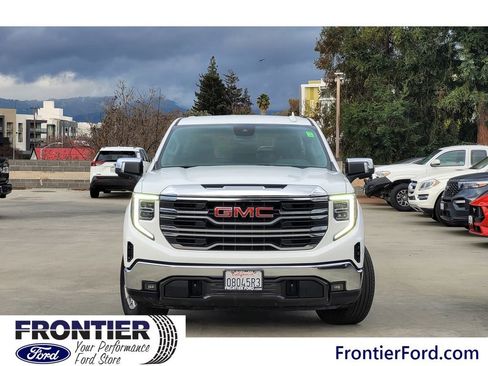 Used 2024 GMC Sierra 1500 SLT image 3