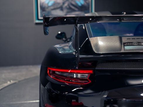 Used 2018 Porsche 911 GT2 RS RWD image 32