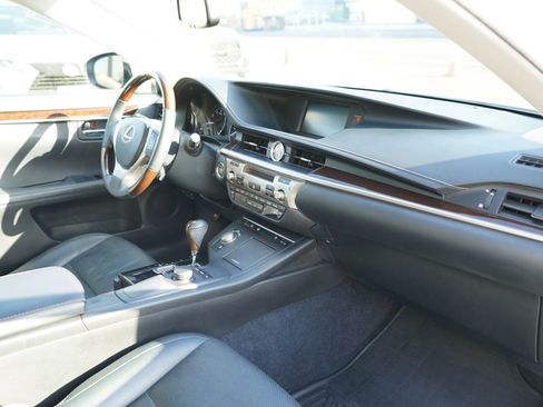 Used 2013 Lexus ES 350 FWD image 18