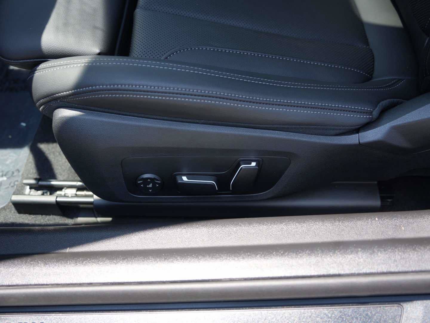 Used 2026 BMW 230i Coupe RWD image 10