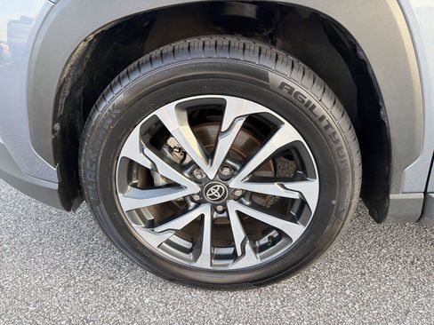 Used 2025 Toyota Corolla Cross XLE FWD image 10