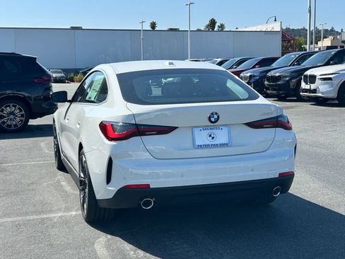 New 2026 BMW 430i w/ Premium Package RWD image 3