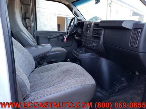 Used 2018 Chevrolet Express 2500 w/ Driver Convenience Package image 6