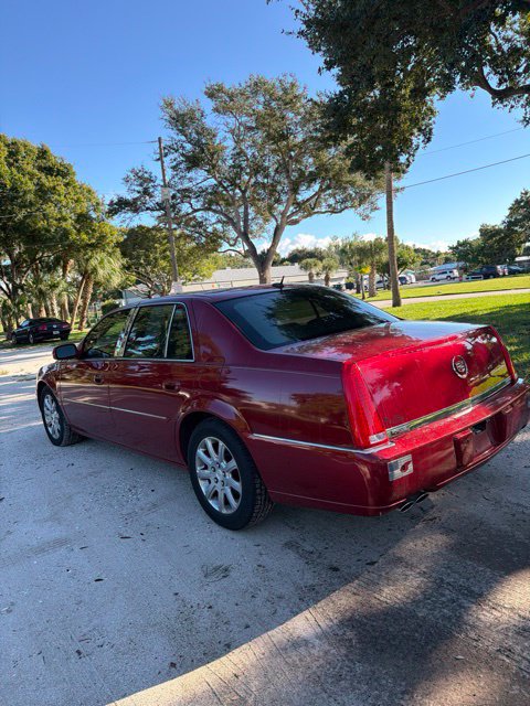 Used 2008 Cadillac DTS w/ Sun And Sound Package FWD image 5