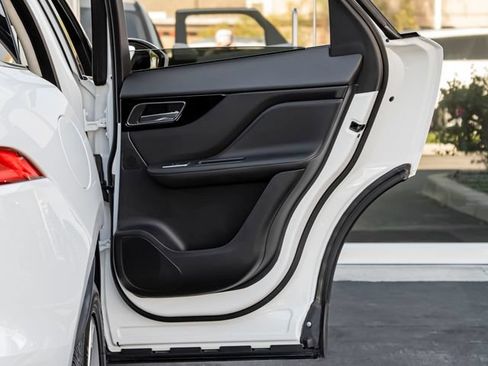 Used 2019 Jaguar F-PACE Premium AWD/4WD image 25