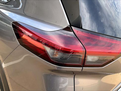 Used 2023 Nissan Rogue SV FWD image 26