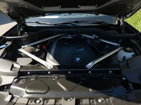 Used 2023 BMW X7 xDrive40i w/ M Sport Package image 25