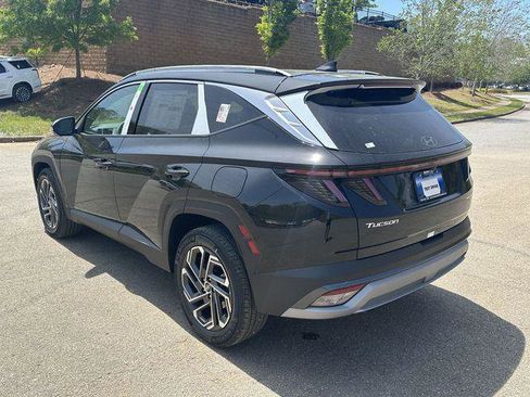 New 2025 Hyundai Tucson Limited image 3