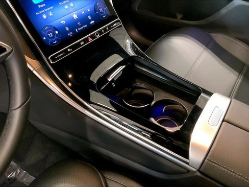 Used 2025 Mercedes-Benz GLC 300 image 15