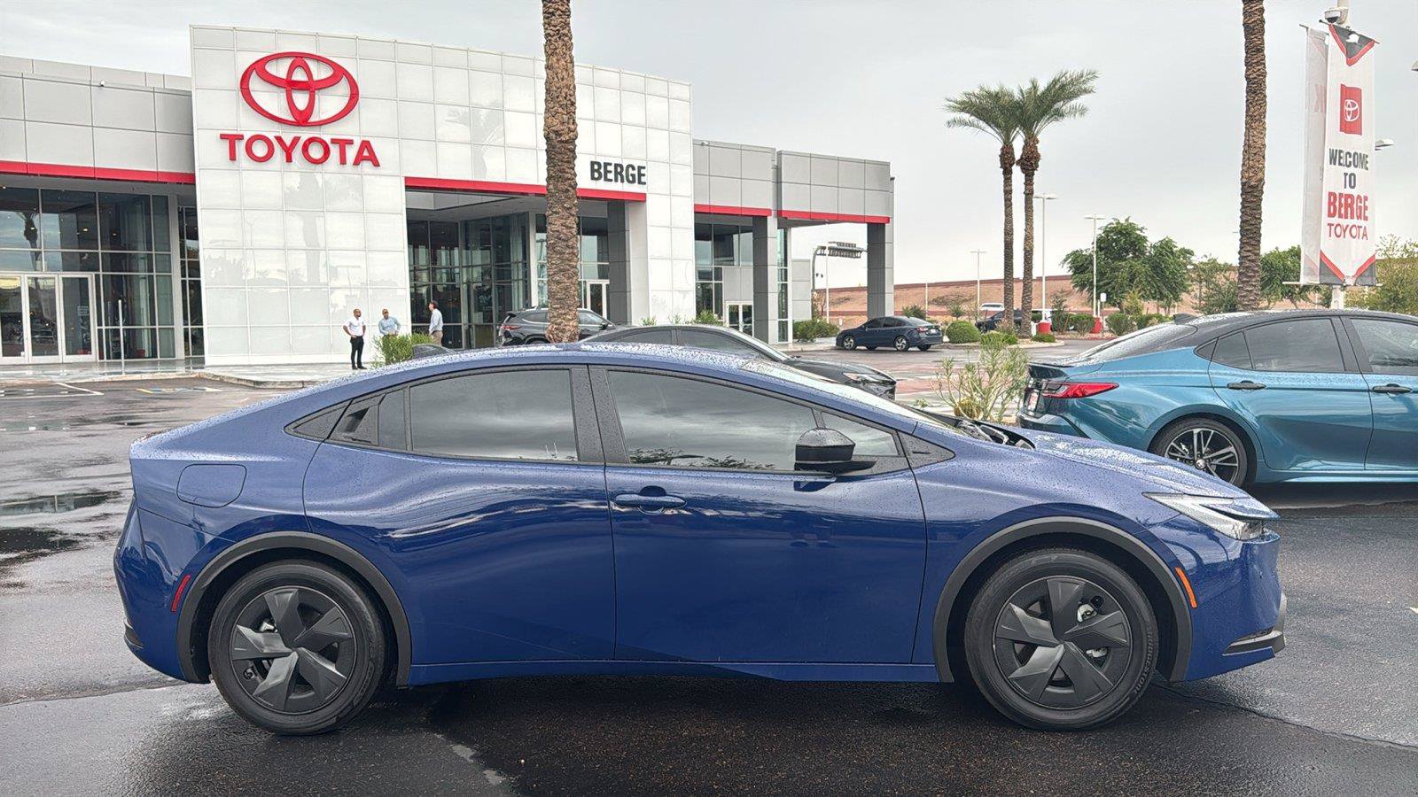 Used 2026 Toyota Prius Plug-In Hybrid FWD image 10