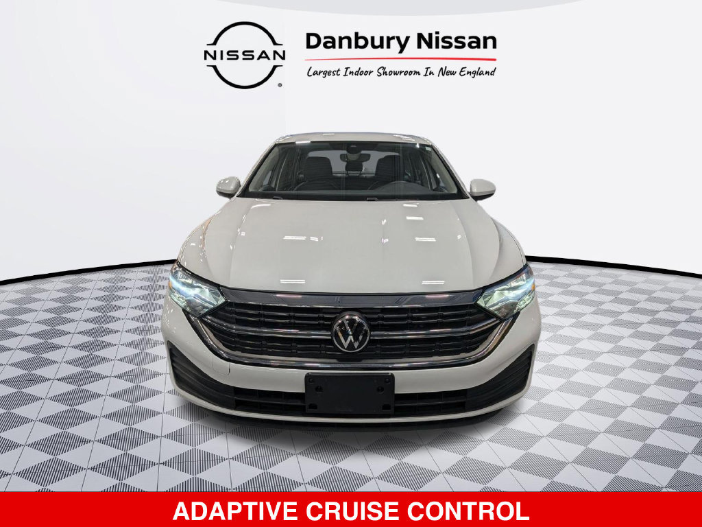 Used 2024 Volkswagen Jetta SE FWD image 9