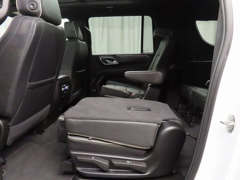 Used 2024 GMC Yukon XL SLT image 53