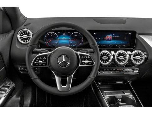 Used 2023 Mercedes-Benz GLA 250 4MATIC image 4