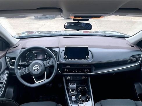 Used 2023 Nissan Rogue S AWD/4WD image 7