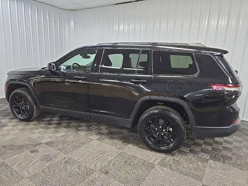 Used 2024 Jeep Grand Cherokee L Laredo AWD/4WD image 4