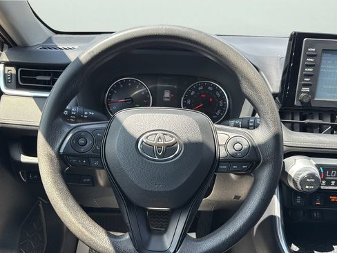 Used 2019 Toyota RAV4 XLE w/ Convenience Package FWD image 14