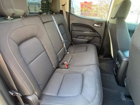 Used 2022 Chevrolet Colorado LT w/ Safety Package image 17