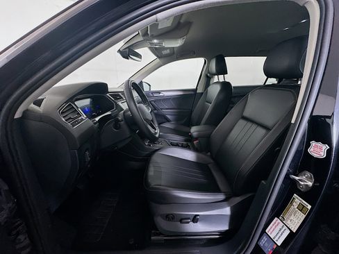 Used 2024 Volkswagen Tiguan SE image 13