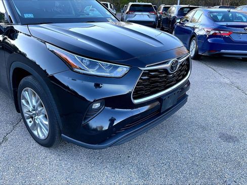 Used 2021 Toyota Highlander Limited AWD/4WD image 5
