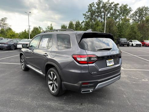 Used 2023 Honda Pilot Elite image 4