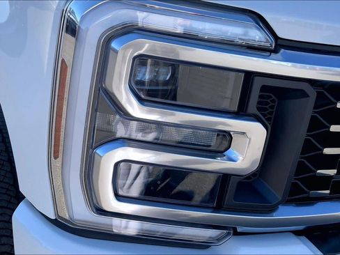 Certified 2025 Ford F350 Platinum w/ Platinum Plus Package image 27