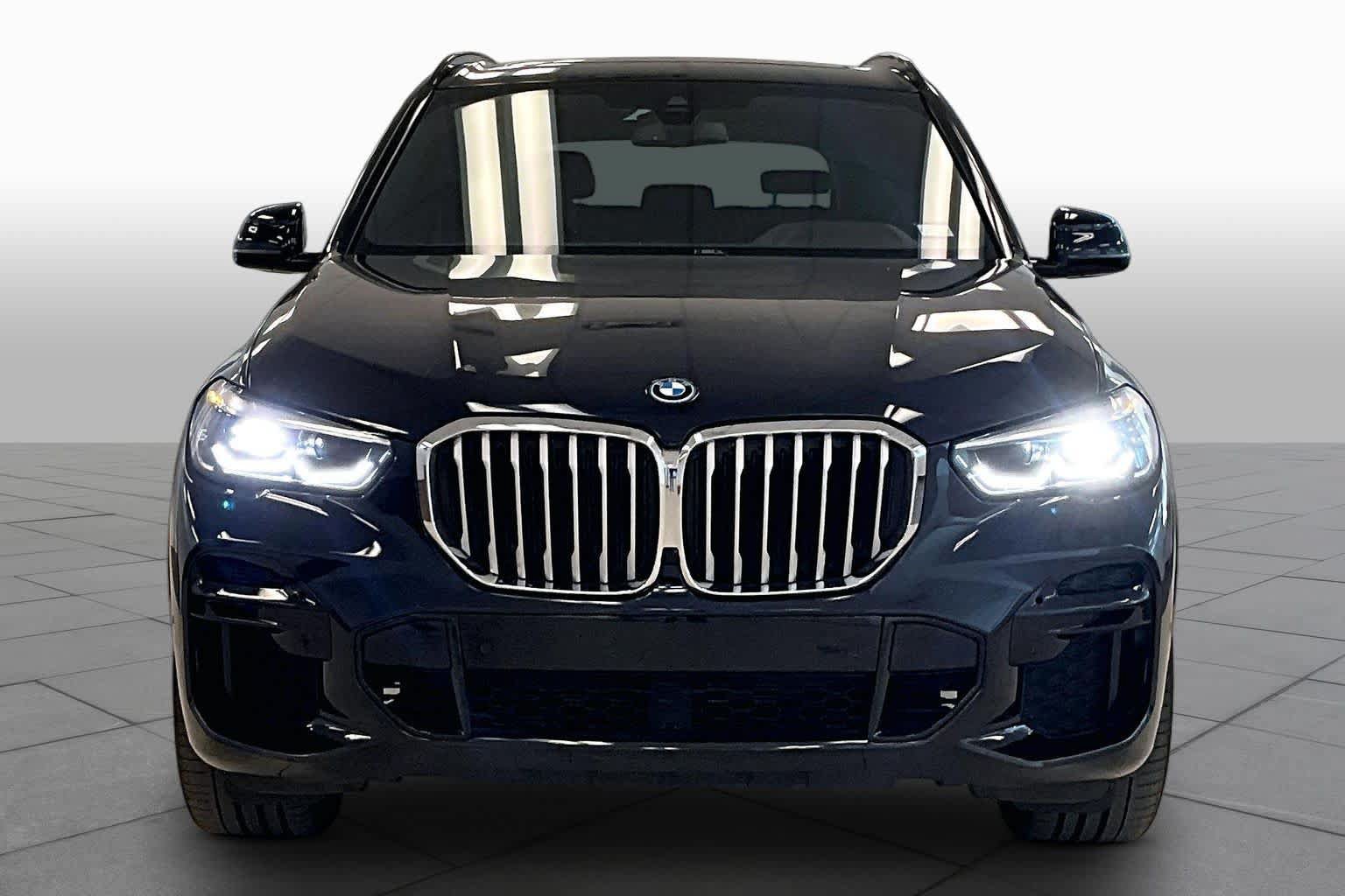 Used 2022 BMW X5 xDrive45e w/ M Sport Package AWD/4WD image 3