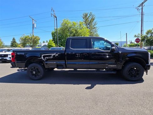 New 2025 Ford F350 XLT w/ Black Appearance Package image 4
