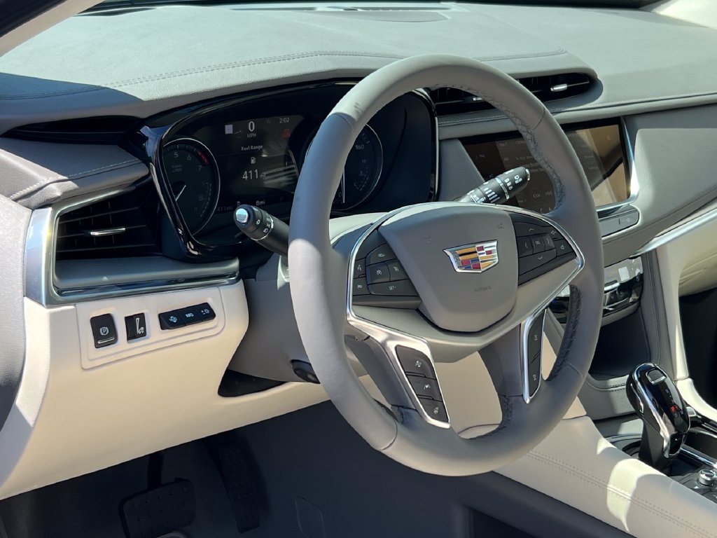 New 2026 Cadillac XT5 Premium Luxury w/ Driver Assist Package FWD image 5