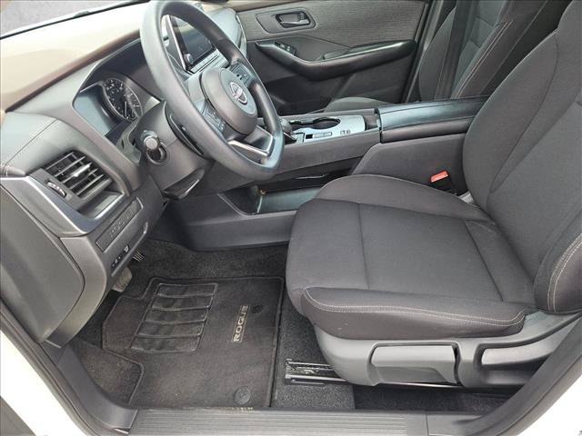 Used 2023 Nissan Rogue S FWD image 11