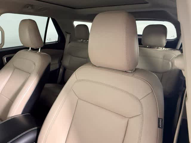 Used 2020 Ford Explorer XLT w/ Equipment Group 202A RWD image 36