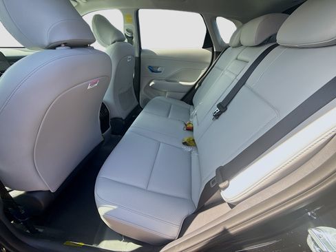 New 2026 Hyundai Kona SEL Premium FWD image 18