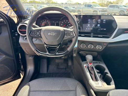 New 2026 Chevrolet Trax RS FWD image 9