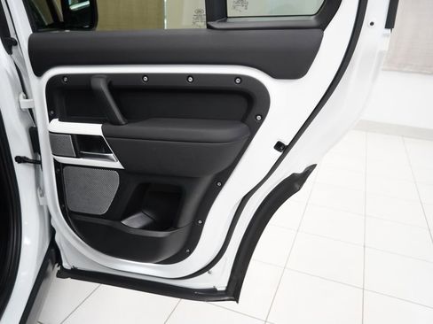 Used 2024 Land Rover Defender 130 S image 26