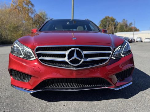 Used 2014 Mercedes-Benz E 350 4MATIC Wagon image 2