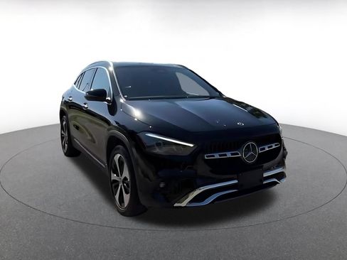 Used 2025 Mercedes-Benz GLA 250 4MATIC image 3