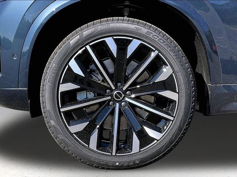New 2026 Volvo XC90 T8 Ultra w/ Protection Package Premier AWD/4WD image 12