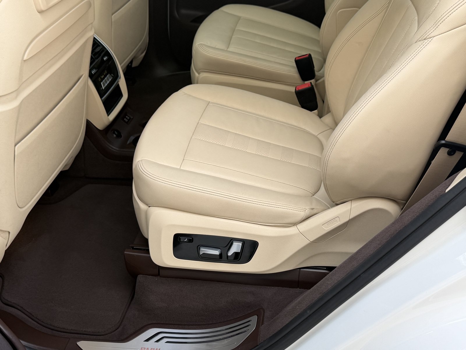 Used 2019 BMW X7 xDrive40i w/ Luxury Seating Package AWD/4WD image 26
