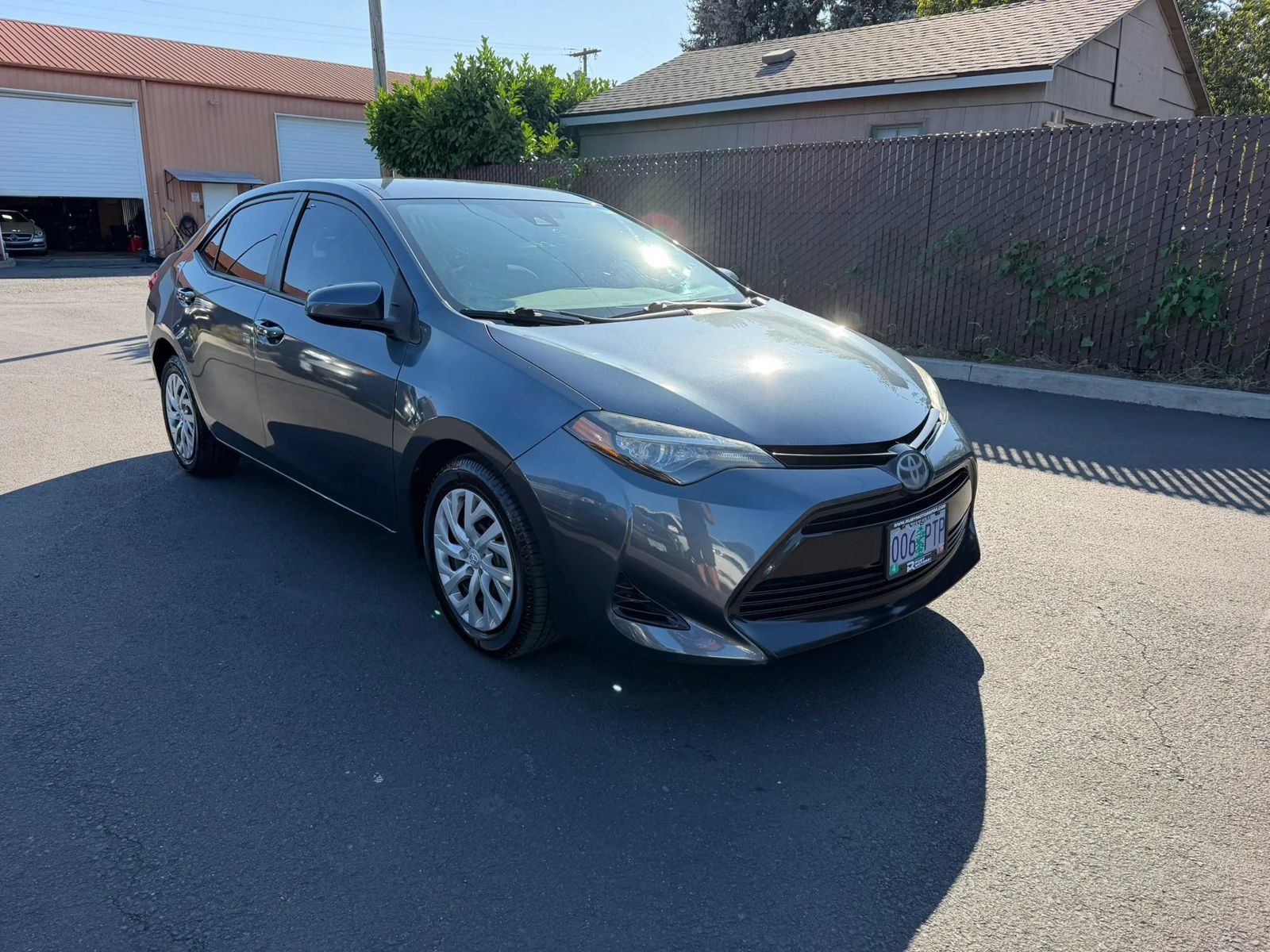 Used 2017 Toyota Corolla LE FWD image 3