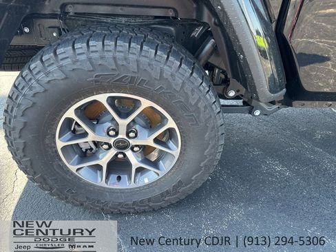 New 2025 Jeep Gladiator Sport image 5