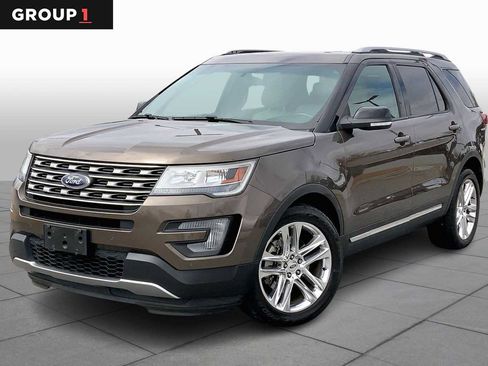 Used 2016 Ford Explorer XLT w/ Equipment Group 202A image 1