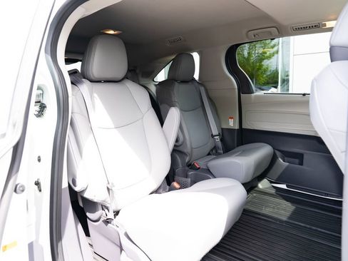 Used 2021 Toyota Sienna XLE w/ XLE Plus Package AWD/4WD image 24