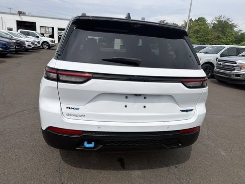Used 2023 Jeep Grand Cherokee Trailhawk w/ Luxury Tech Group III AWD/4WD image 4