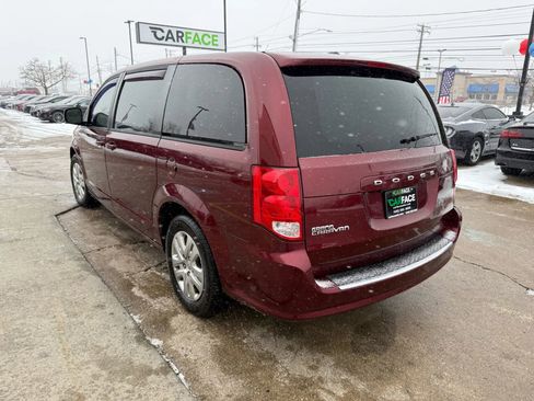 Used 2018 Dodge Grand Caravan SE w/ UConnect Hands-Free Group image 9