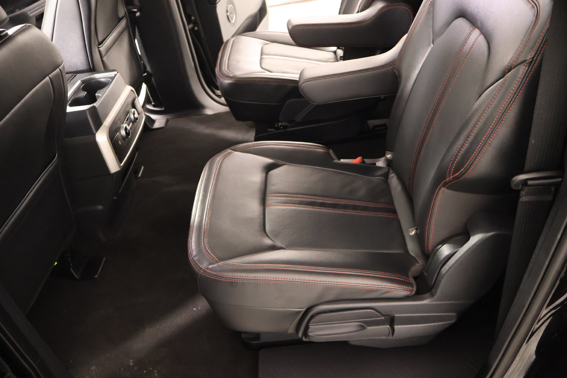 Used 2024 Ford Expedition Max Limited AWD/4WD image 12